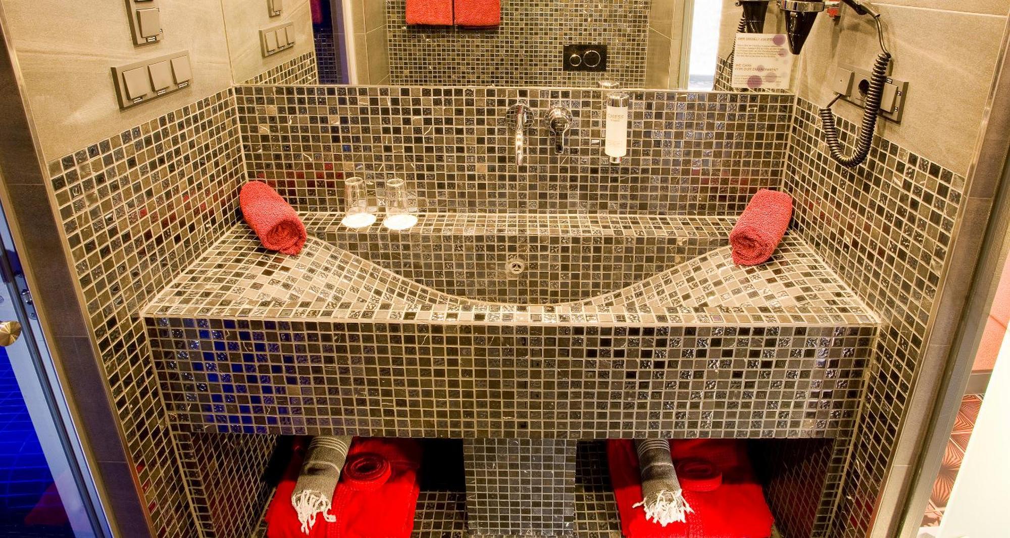 1001 Nights Suite